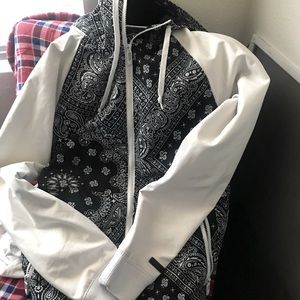 Empyre black badAna or paisley print and white with hood jacket size small.